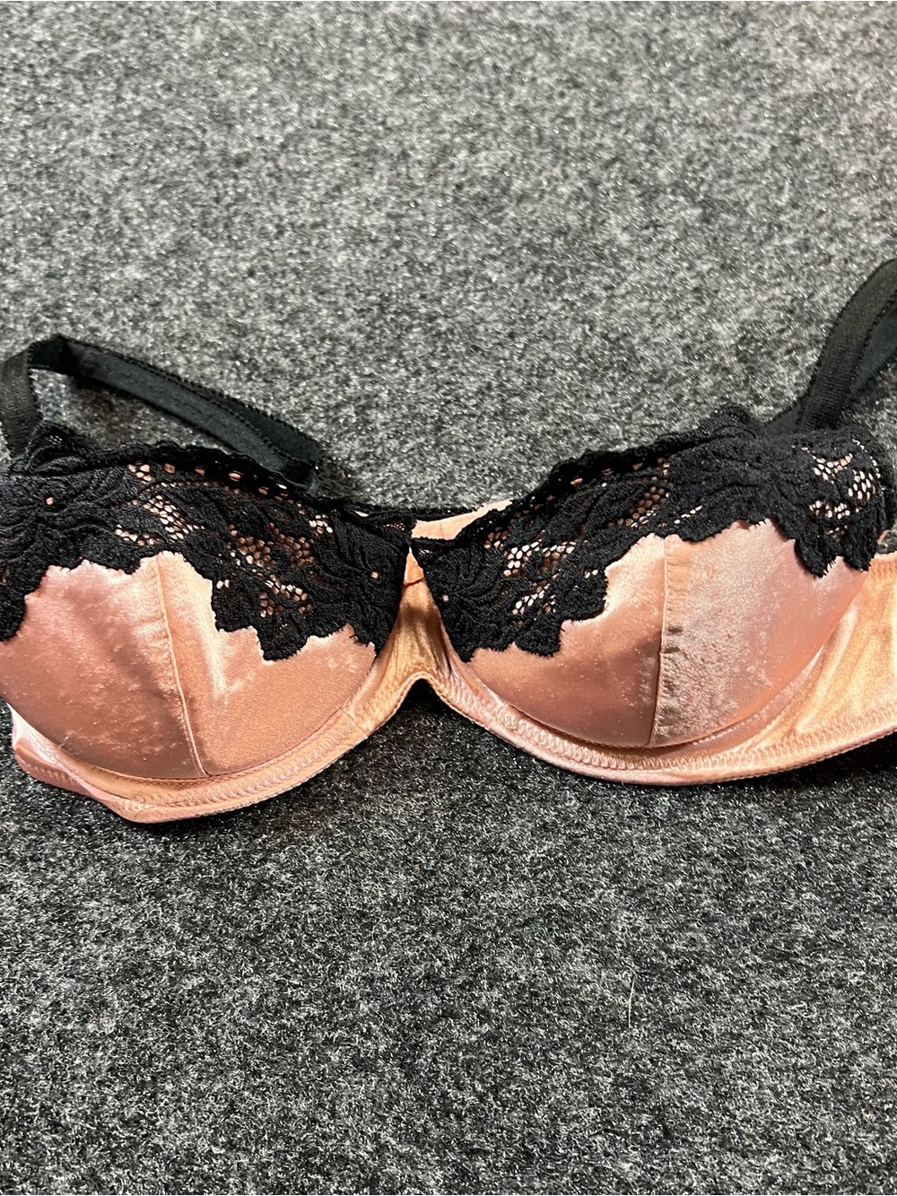 Victoria’s Secret Dream Angels 36A Satin Lace Underwire Bra Blush Pink - Picture 2 of 9